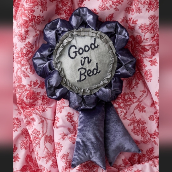 Decorative Pillow with Embroidered Text Urban Outfitters Funny Trophy Velvet - Picture 2 of 2